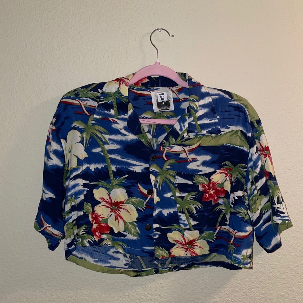 Unique Cropped Hawaiian Button-Up